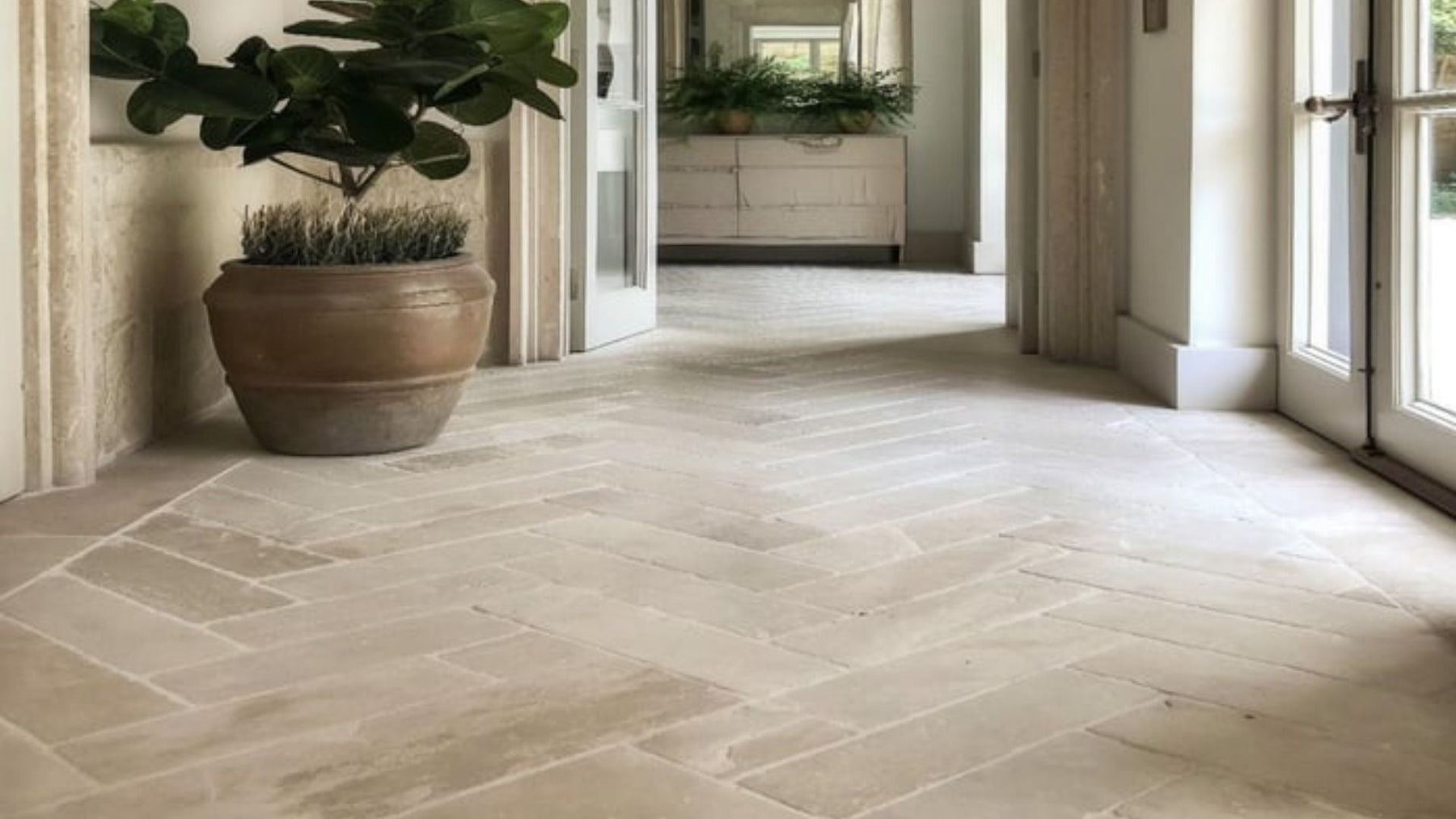 Can Natural Stone Tile Make Small Homes Look More Spacious?