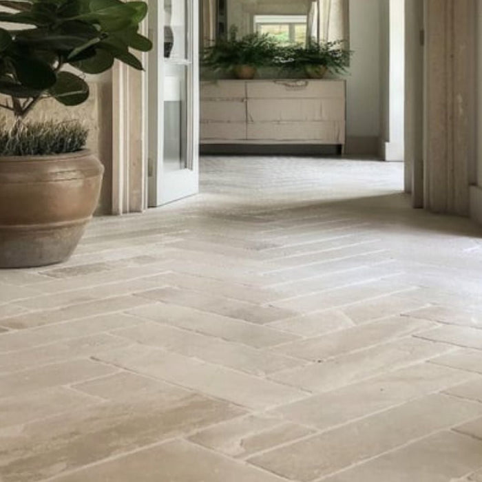 Can Natural Stone Tile Make Small Homes Look More Spacious?