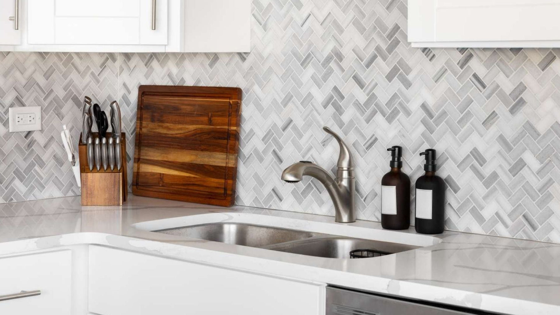 Kitchen backsplash mosaic tile pattern with easy-clean wall surface