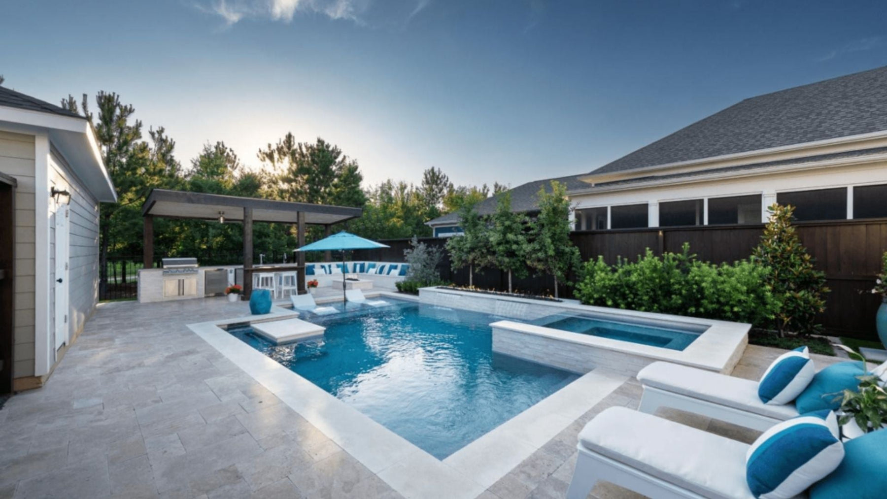 How Should You Choose Coping for a Spa Surround?