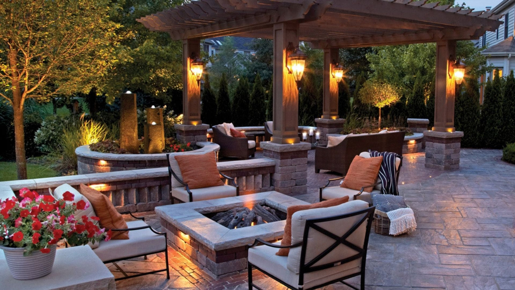 How to Combine Natural Stone and Wood in Outdoor Living Areas