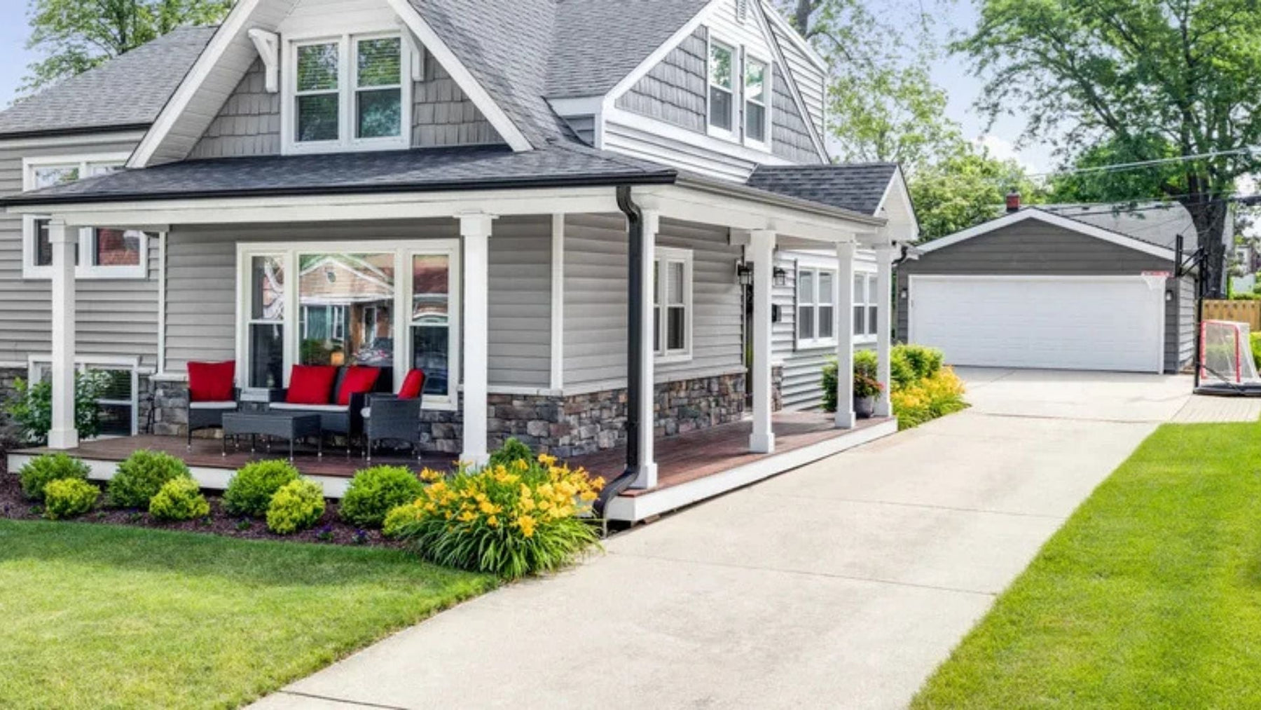 Why Is Using a Paver Border Important in Yard Design?