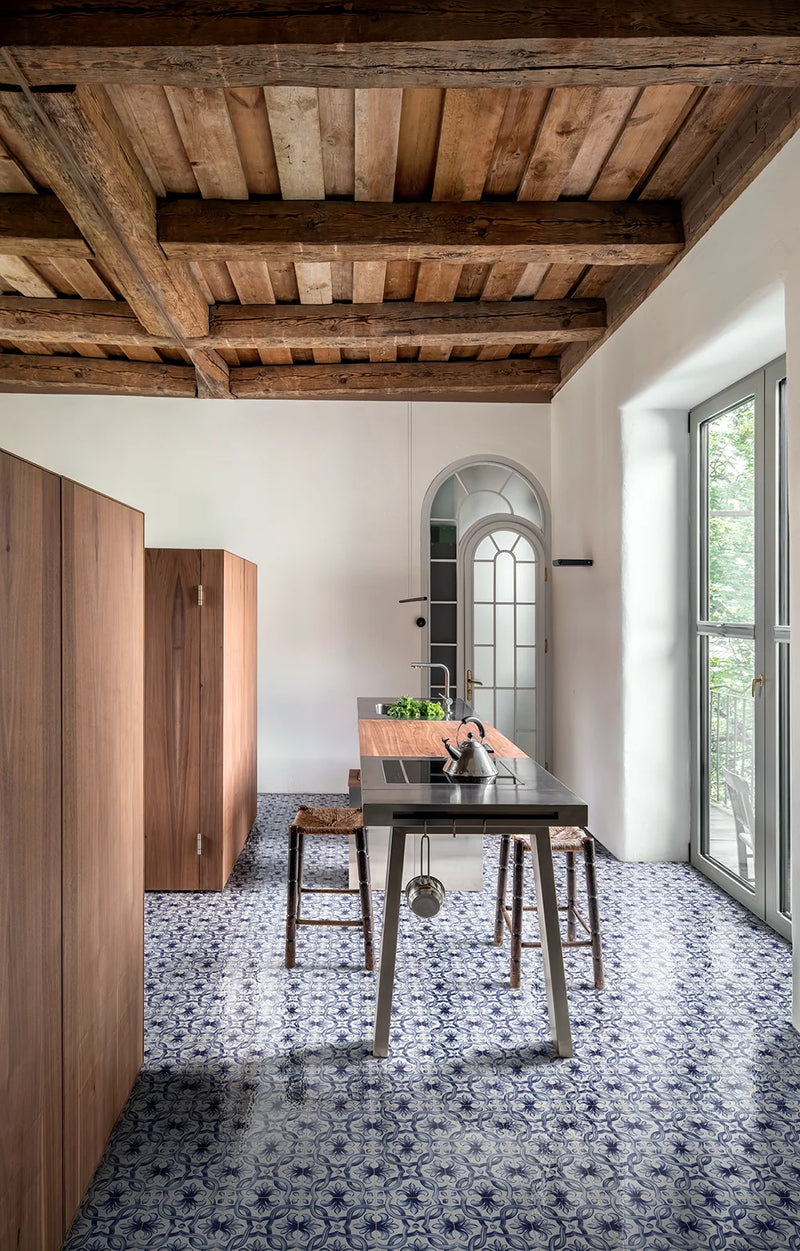 Amuri Tappeto 2 8x8 Porcelain Tile