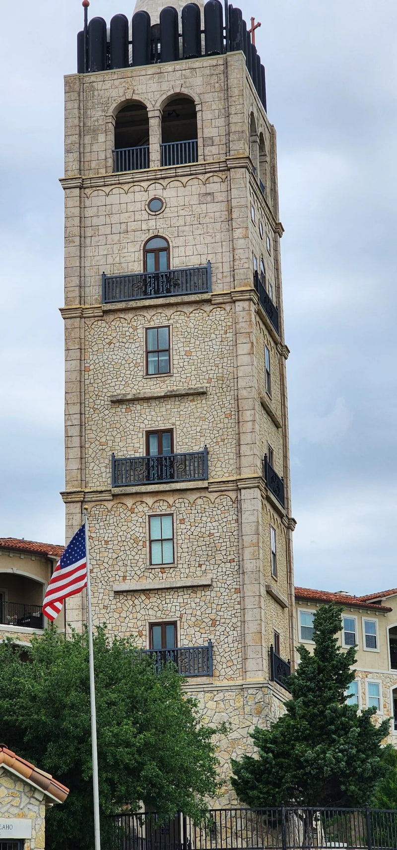 Ancient Castle Irregular Travertine Veneer Random Ledger Stone
