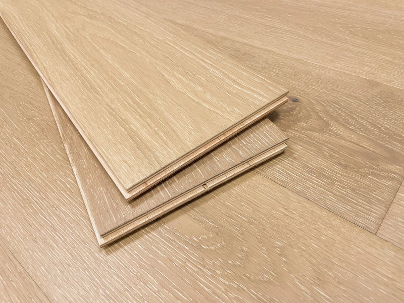 Andaz Grant Beige 7-1/2xRL(24-75) Wirebrushed UV Lacquer Oak Engineered Hardwood Flooring