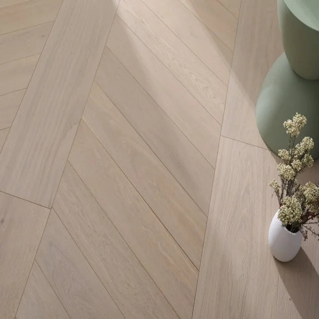 Bella Euro Oak 5x25.2 Chevron Premium Select 4mm Engineered Hardwood Flooring