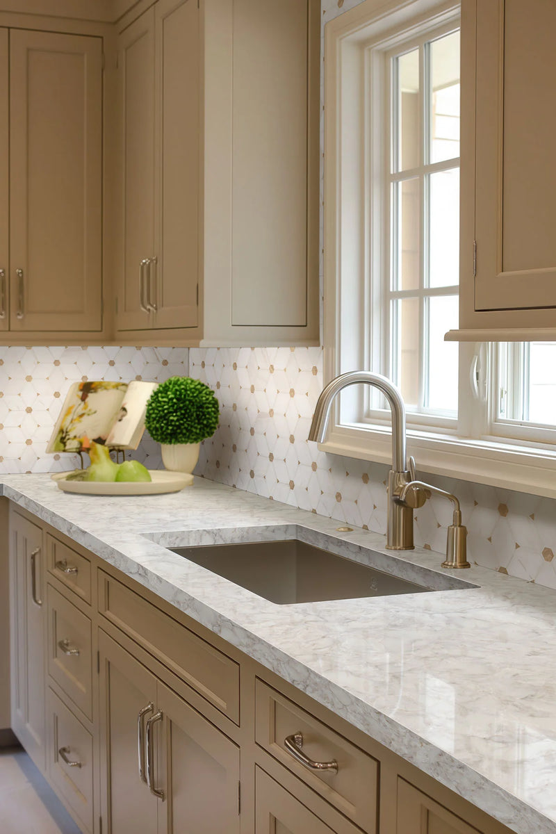 Cecily Pattern Polished 0.38 Inch Marble Mosaic Tile