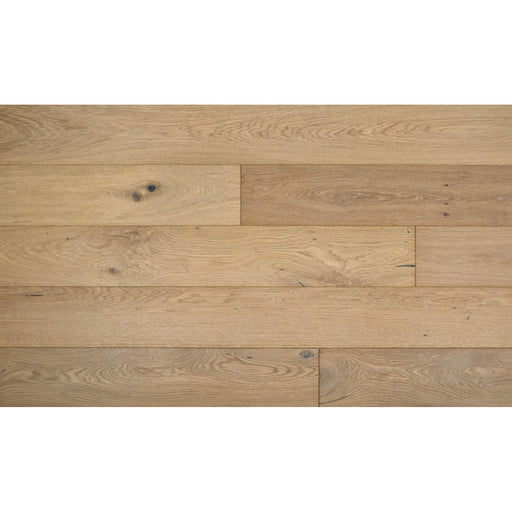 Urbanfloor Chene Lambrusco European oak engineered hardwood planks with warm honey-brown tones, visible natural grain, scattered knots and staggered plank joints.