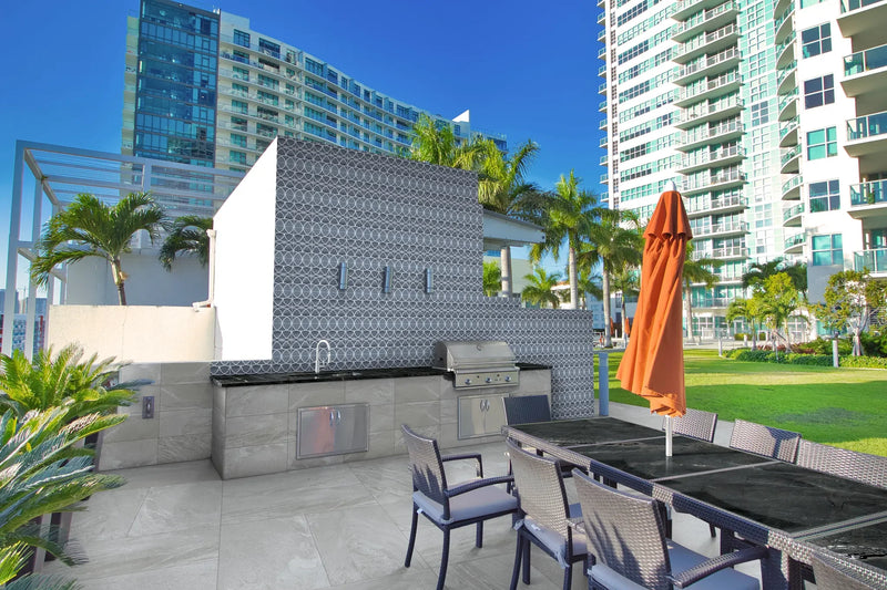 Curve Series Blue 8x8 Porcelain Tile