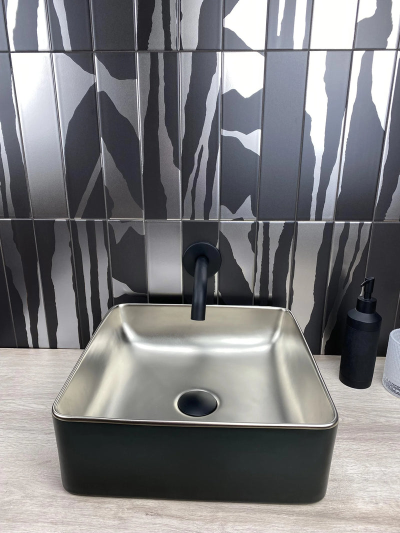 Flat Deluxe Savannah Black & Silver 3x11.8 Matte Ceramic Tile