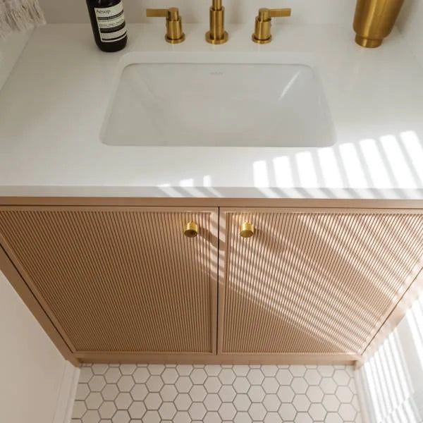 Le Cafe Black 11.75x11.5 2x4 Off Set Mesh Mount Gloss Glass Mosaic