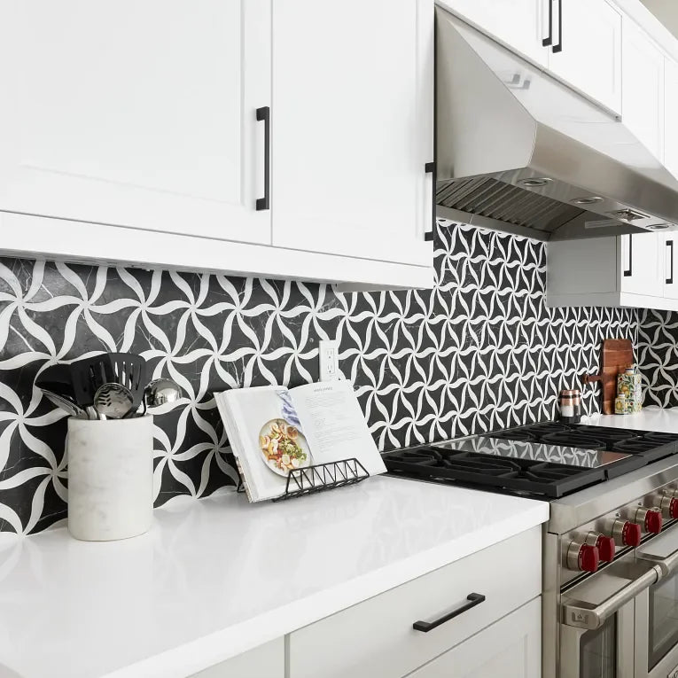 Petal Noir/Blanc Honed Stone Mesh Pattern Marble Mosaic