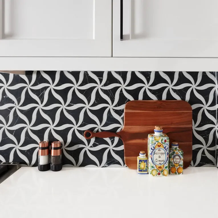 Petal Noir/Blanc Honed Stone Mesh Pattern Marble Mosaic