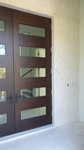 Platinum Ice 7x10x7 Split-Face Limestone Corner Trim