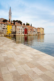 Close-up of Natural Borgogna Porcelain ROUGH/CHISELED Edge 16 x 32 x 3/4 Paver, in Natural tones.
