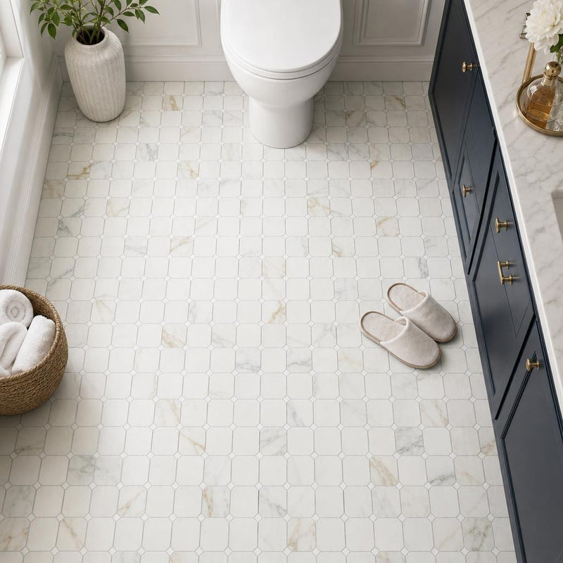 Precious Stone Calacatta Gold 2x2 Clipped Marble Mosaic — Bathroom floor