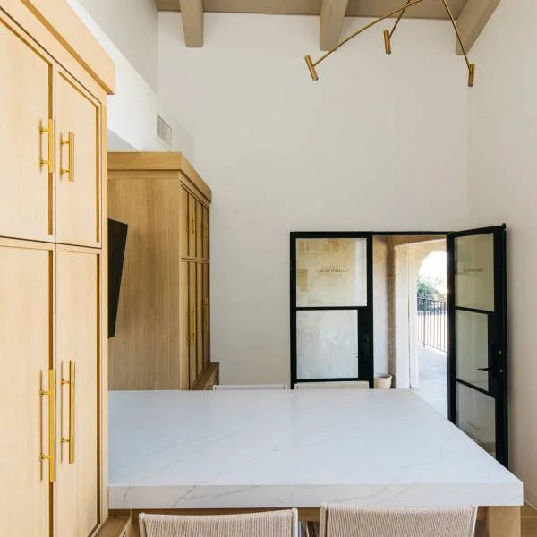 Revera Majestic White A 126x63 Polished 2cm Quartzite Slab