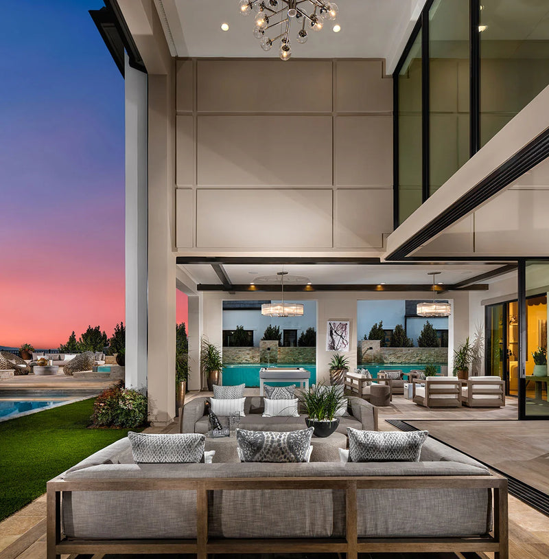 Rockmount Roman Beige Corner 6x18 Splitface Travertine Ledger Stone