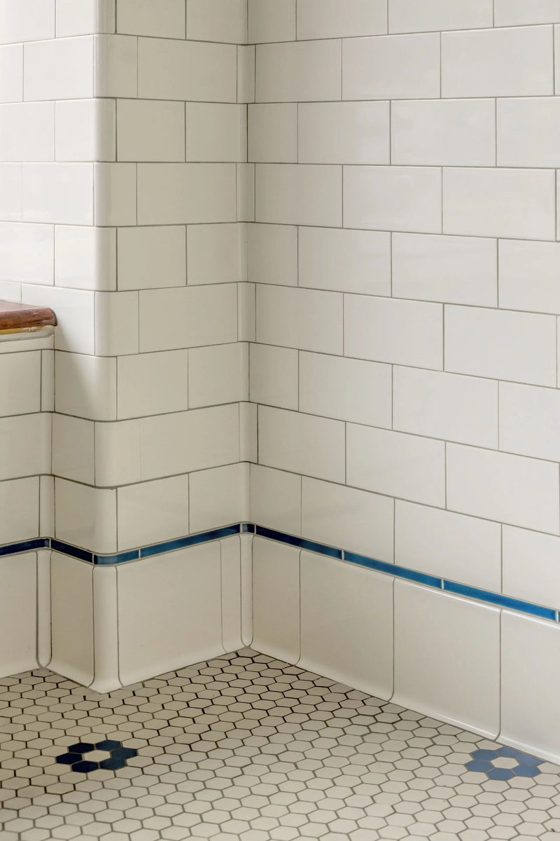 Sanitary Cove Base S3619T Black 6x6 Glossy Ceramic Tile