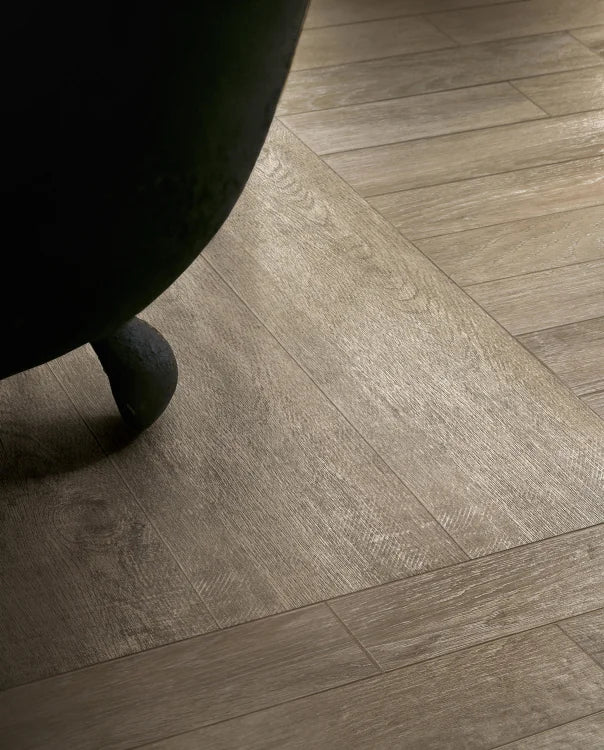 Selection Oak Amber 6x36 Grip R11 Wood Look Porcelain Tile