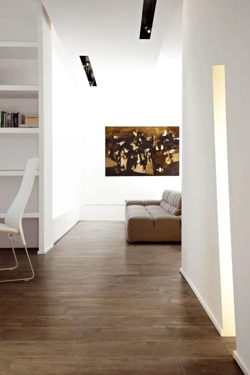 Selection Oak Brown 10.5x71 Wood Look Porcelain Tile