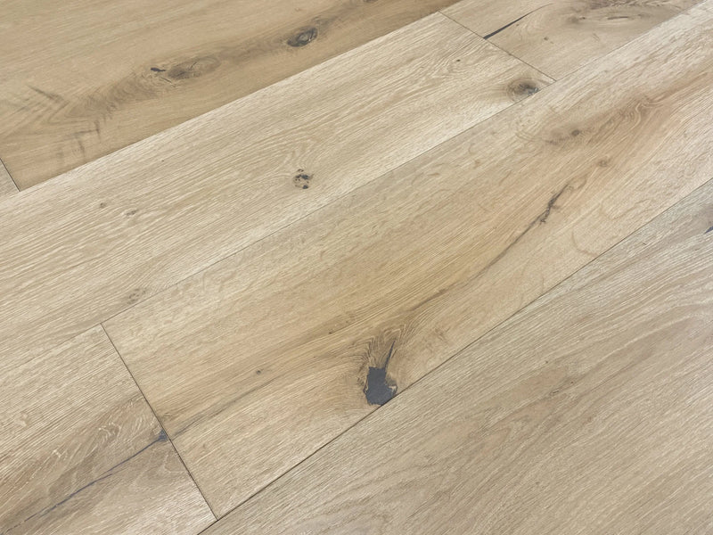 Sonder Alcazar Tan 8-5/8xRL(24-87) Wirebrushed UV Lacquer Oak Engineered Hardwood Flooring