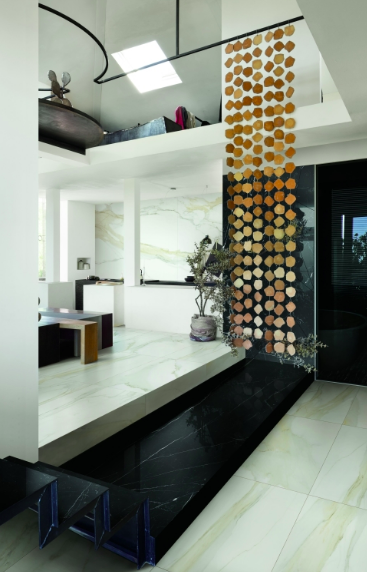 Classici Calacatta Gold Glossy 32x32 Porcelain  Tile